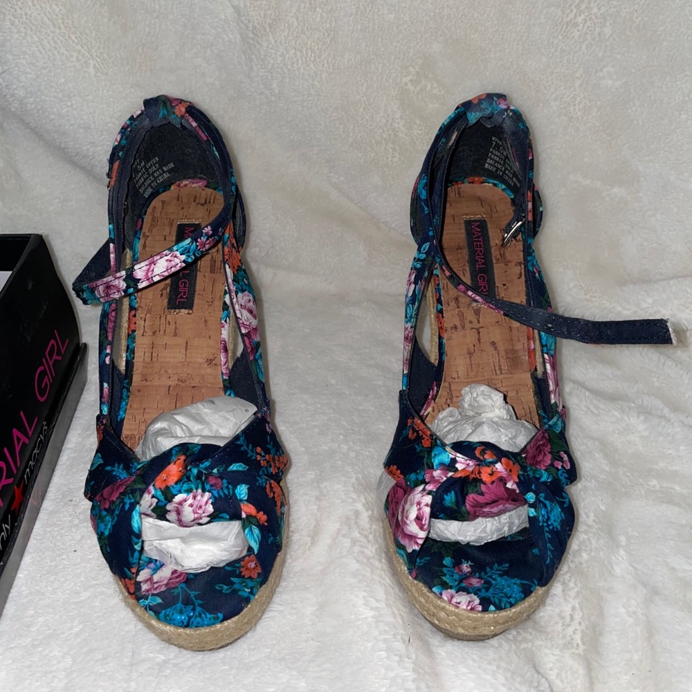 Floral Print Pumps